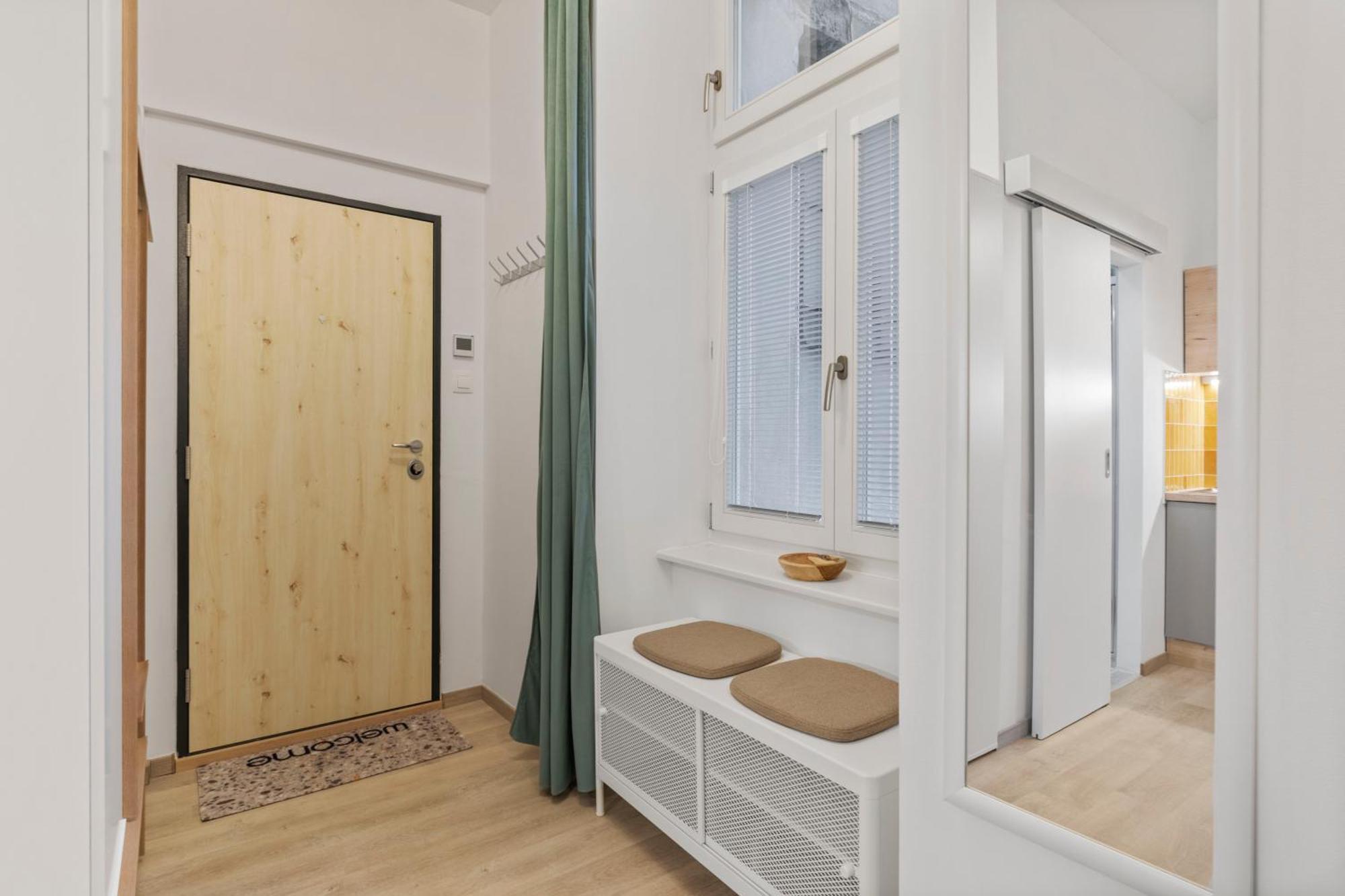 Garden Haven Studio In Old Town Bratislava Buitenkant foto